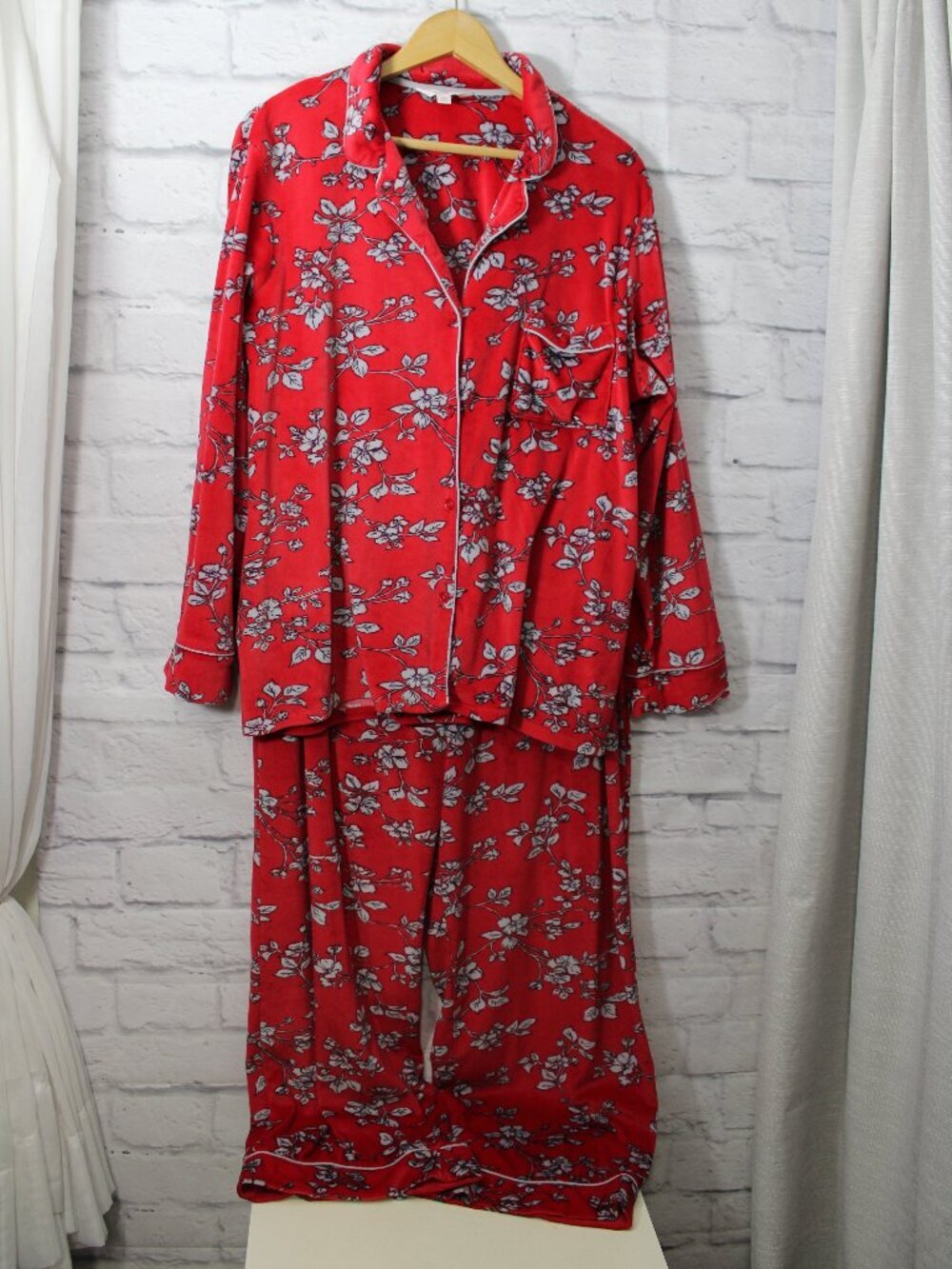 Secret Treasures Extra Large Red Floral Fleece Button Front Longsleeve Pj Set